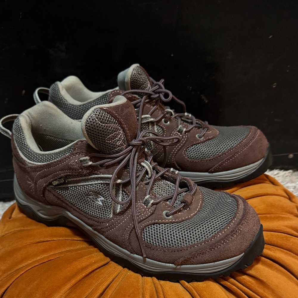 Garmont Women’s low hiking shoes